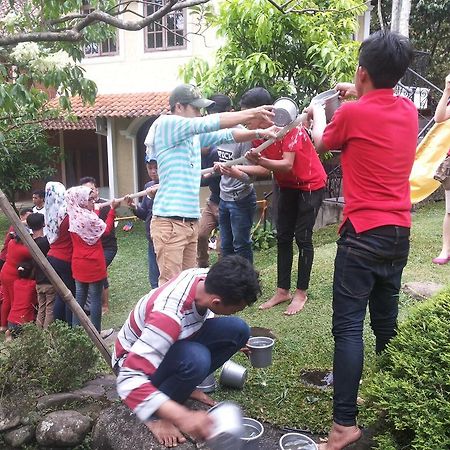 Hotel Bumi Cikeas Sentul Bogor Exterior foto