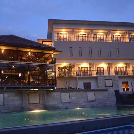 Hotel Bumi Cikeas Sentul Bogor Zimmer foto