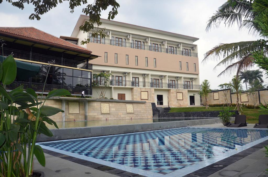 Hotel Bumi Cikeas Sentul Bogor Zimmer foto