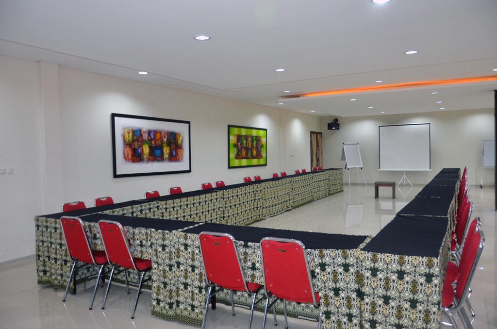 Hotel Bumi Cikeas Sentul Bogor Exterior foto