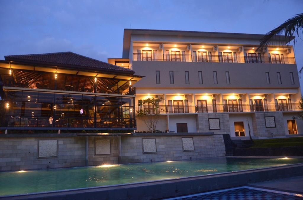 Hotel Bumi Cikeas Sentul Bogor Zimmer foto