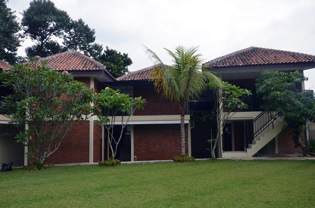 Hotel Bumi Cikeas Sentul Bogor Exterior foto