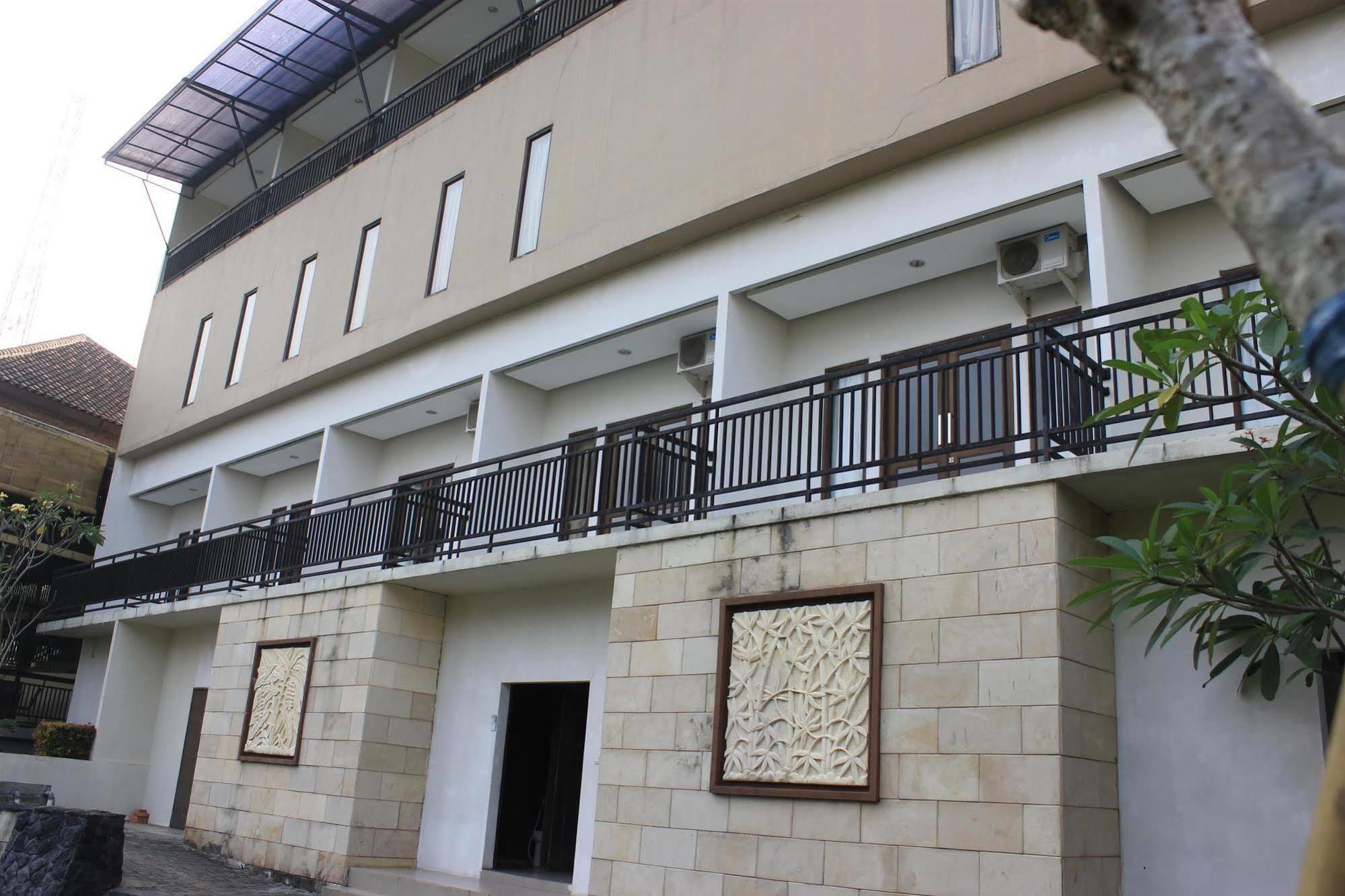 Hotel Bumi Cikeas Sentul Bogor Exterior foto
