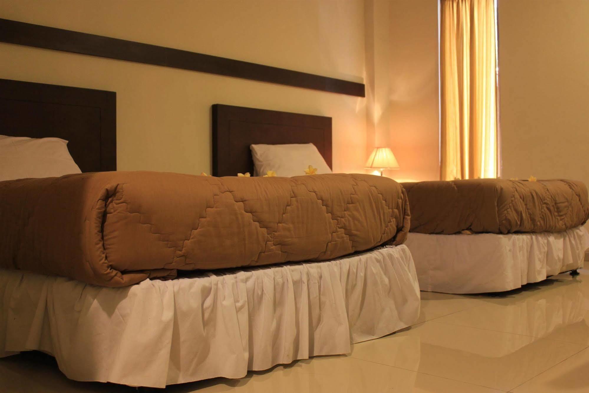 Hotel Bumi Cikeas Sentul Bogor Exterior foto