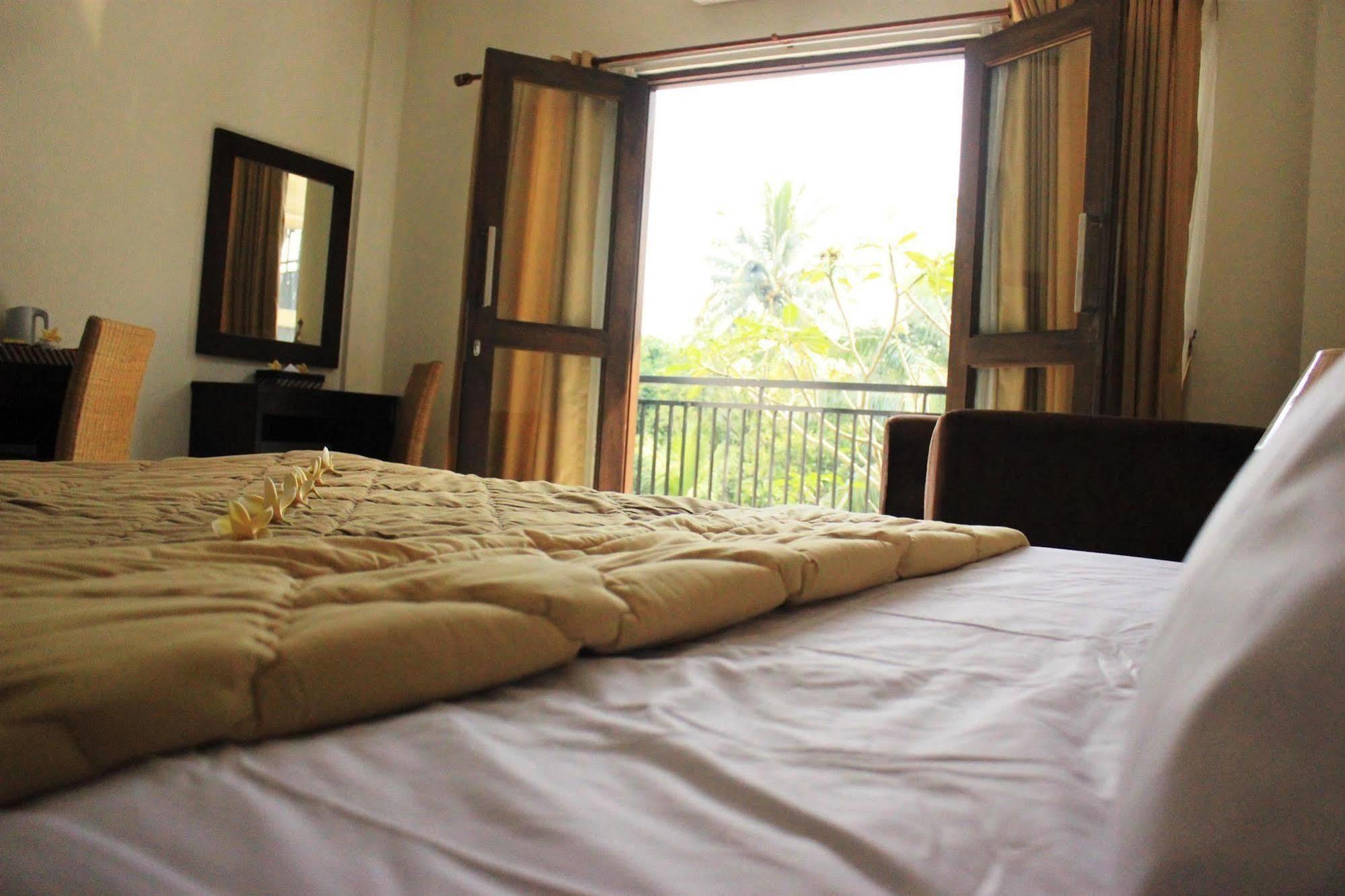 Hotel Bumi Cikeas Sentul Bogor Exterior foto