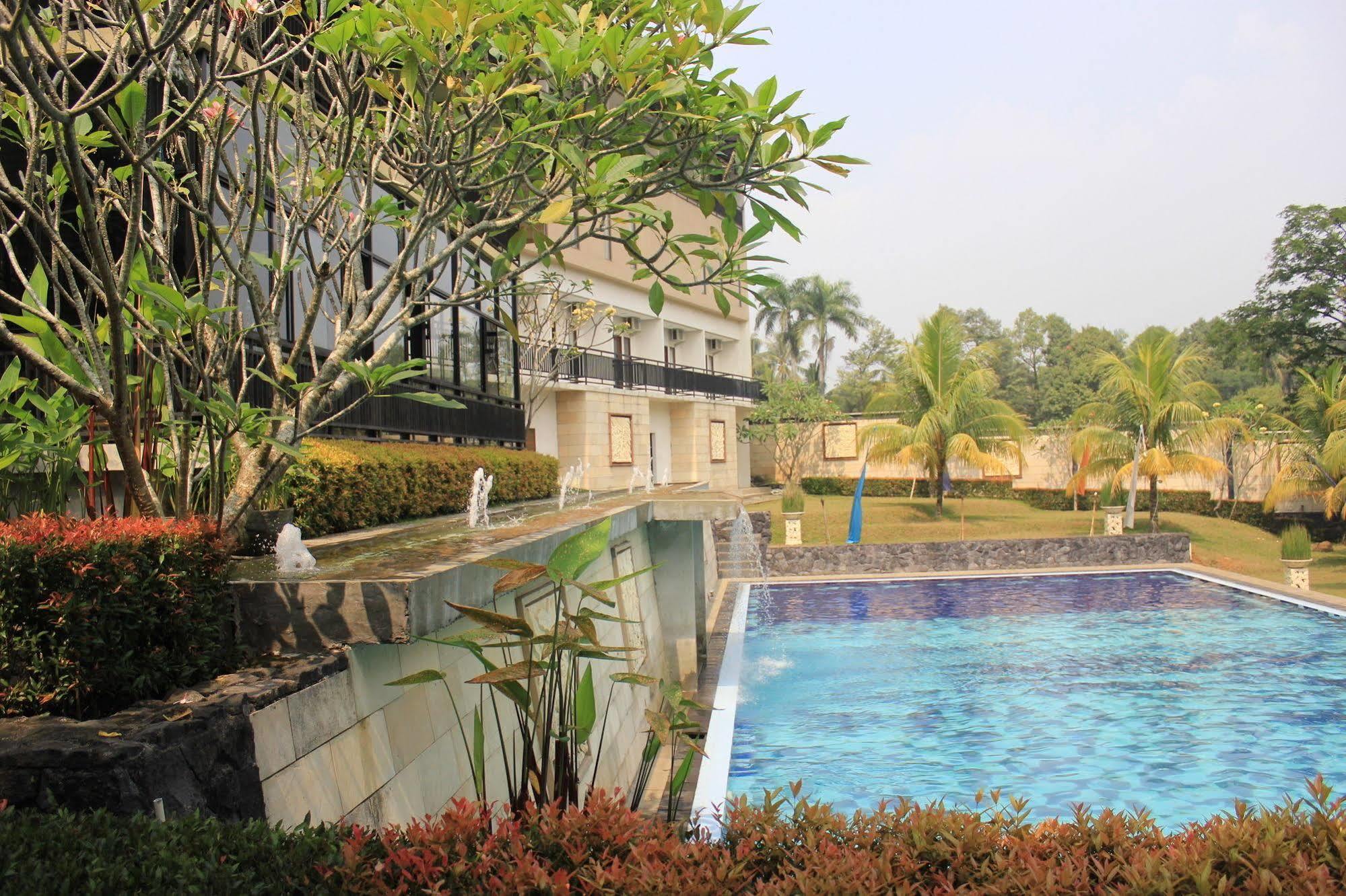 Hotel Bumi Cikeas Sentul Bogor Exterior foto
